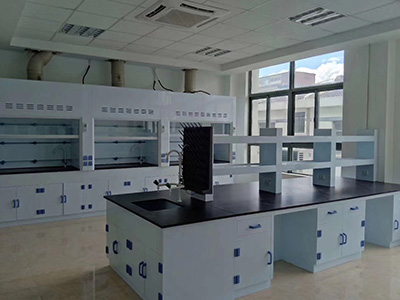 實(shí)驗(yàn)臺(tái)廠家：中央實(shí)驗(yàn)臺(tái)和實(shí)驗(yàn)邊臺(tái)有何區(qū)別？ 